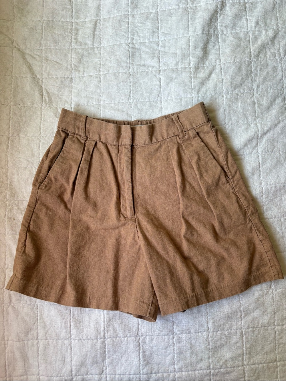 Abercrombie 100% Cotton High-Waist Pleated Tan Shorts Women’s SMALL